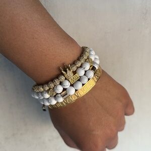 Howlite Bracelet Set of 4 (Gold)